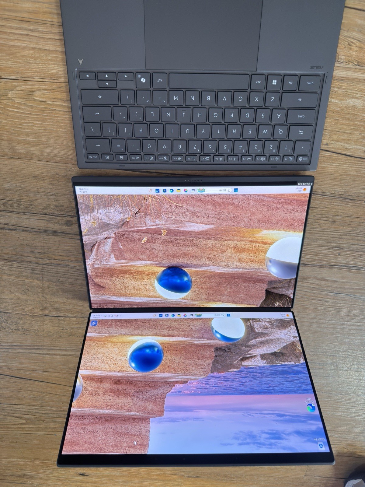 ASUS ZenBook Duo 14, 14-Inch Laptop, with Intel Core Ultra 9 285H, 32 GB SSD (Solid State Drive), Windows 11 Home