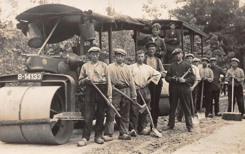 POSTCARD NETHERLANDS TONGERENSEWEG ROAD WORKERS STEAMROLLER c 1932 RPPC