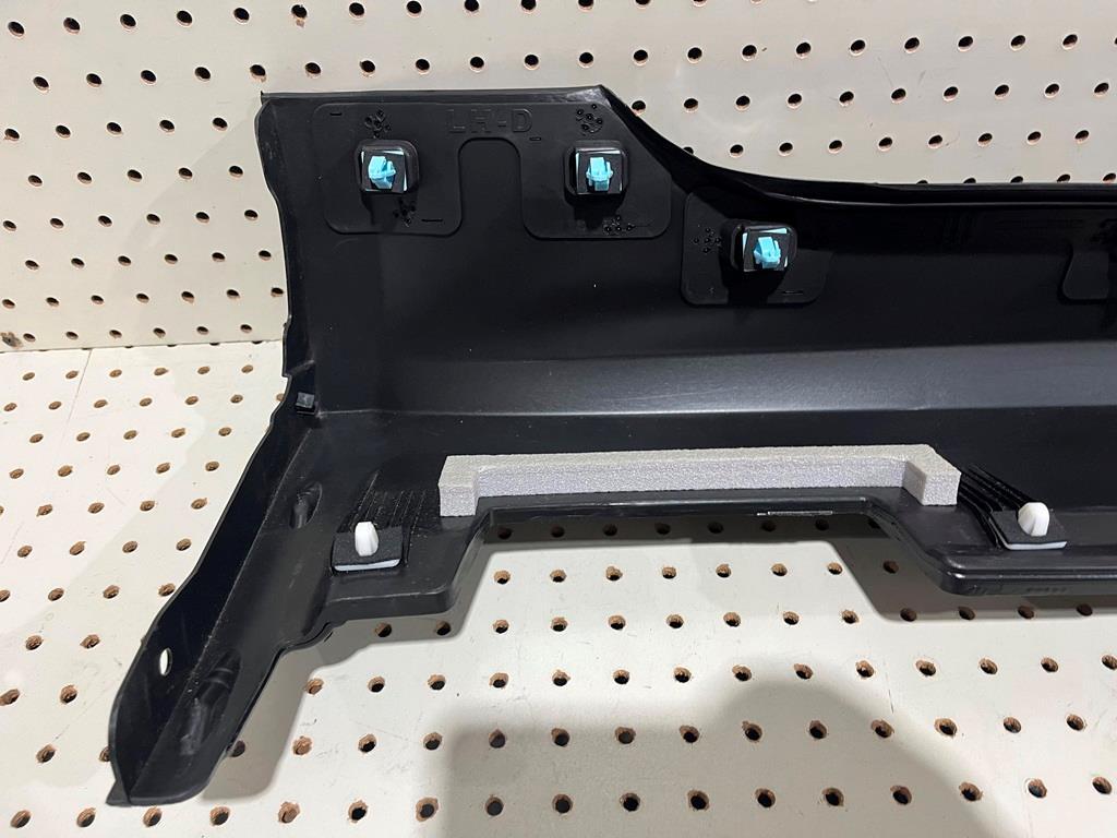 OEM 2012 Hyundai Genesis LH Driver Side Lower Rocker Skirt
