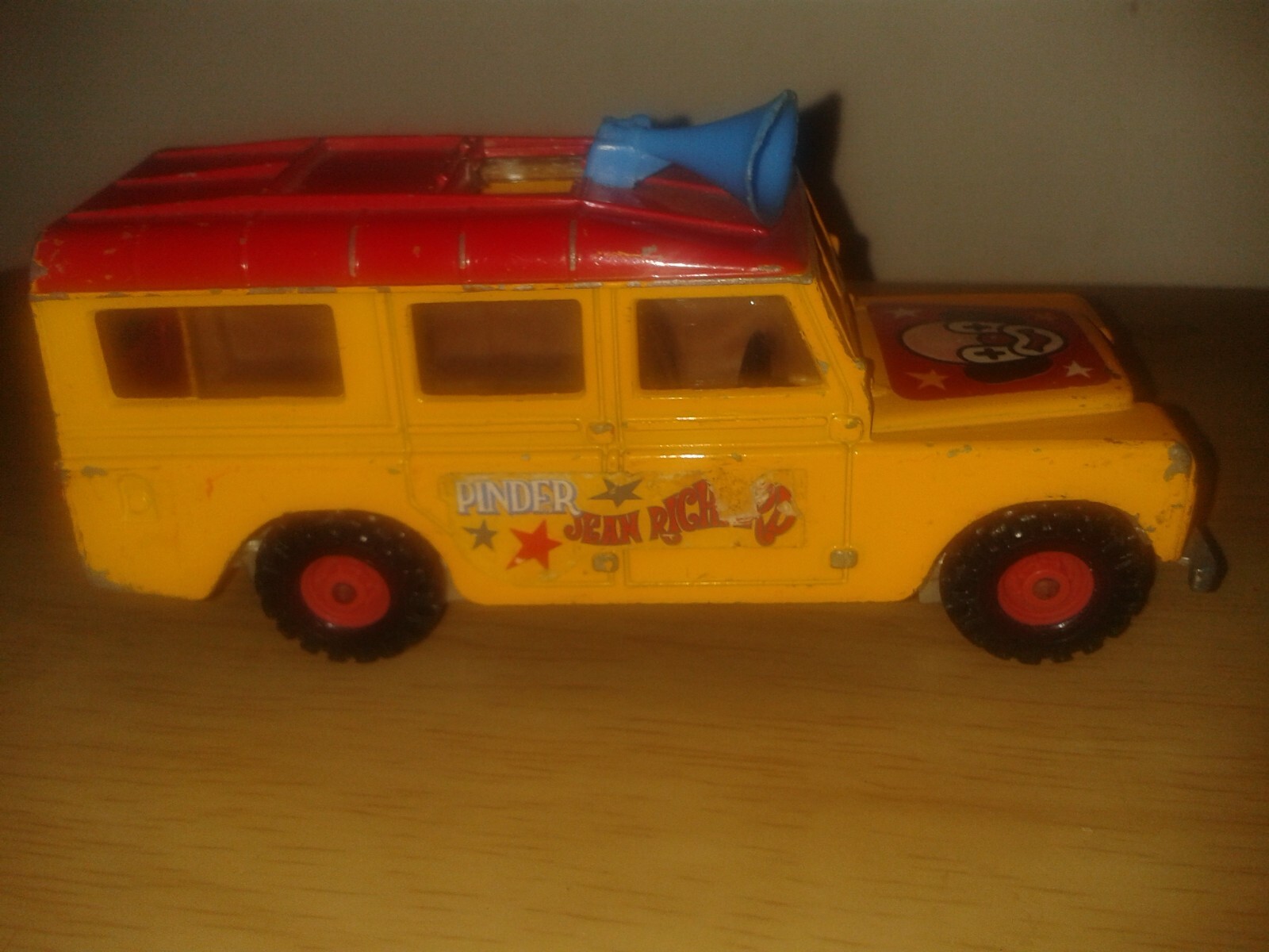 Corgi 3, Land Rover & Missile - Free Price Guide & Review