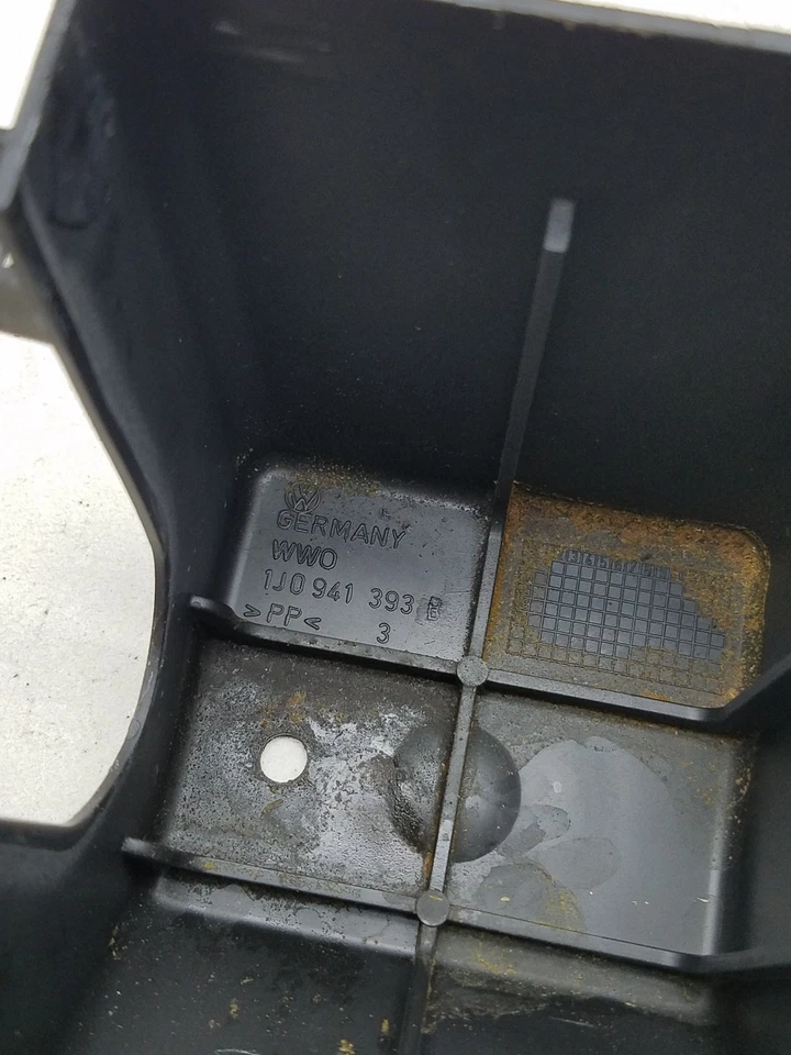 AUDI TT MK1 1999 2000 2001 2002 2003 2004 2005 2006 - BASE CAJA RELÉ / OEM Foto 4 de 4