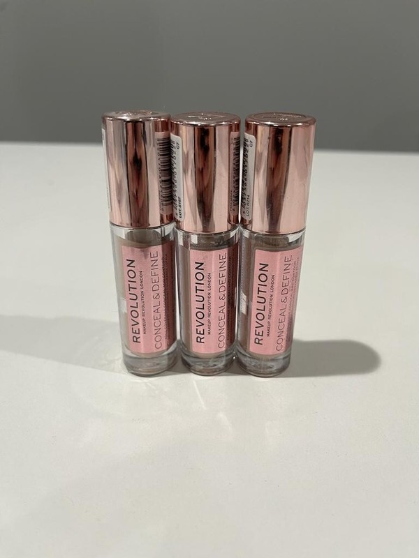 LOT OF 8 PCS OF REVOLUTION CONCEAL & DEFINE FULL COVERAGE CONCEAL C7 NEW SEALED