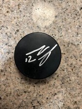 JAMES VAN RIEMSDYK SIGNED Toronto Mapleleafs PUCK NHL STAR AUTOGRAPHED +JSA COA