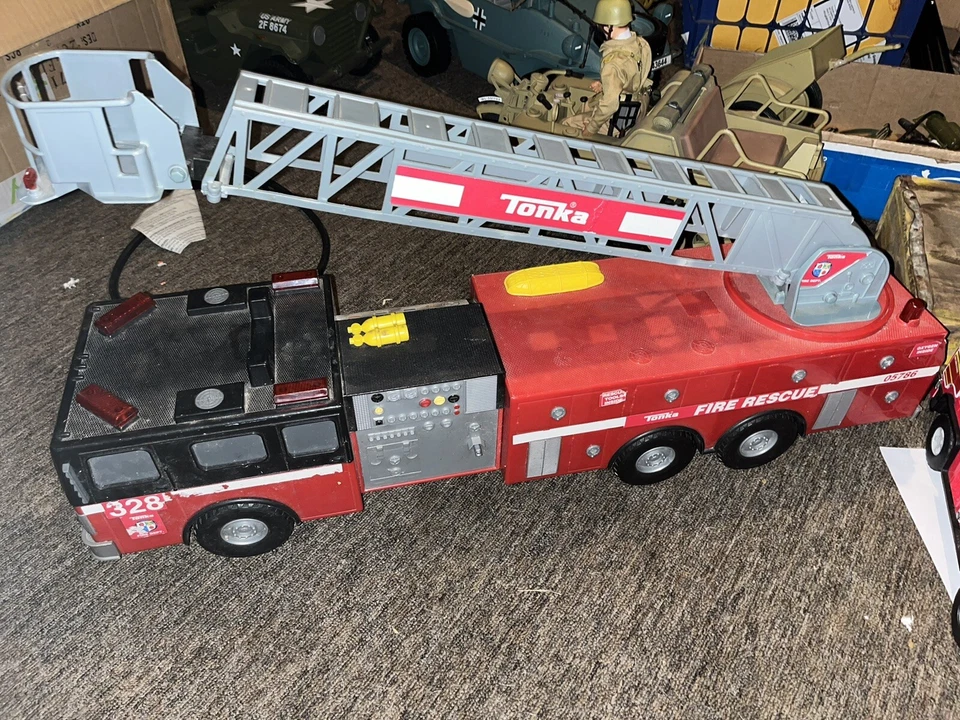 Camión con canastilla de rescate de bomberos Tonka 05786 - #328 W camión de bomberos adicional - usado - LEER Foto 4 de 4