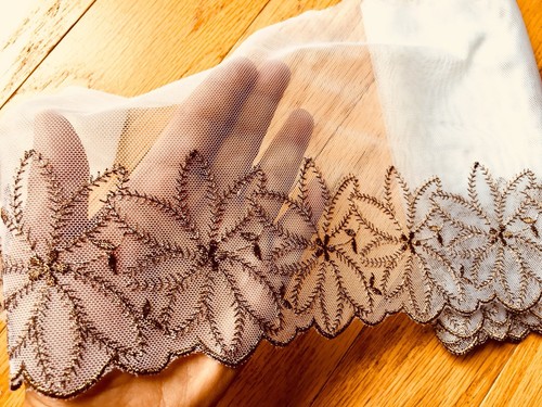 Floral Embroidered Lace Trim with White Tulle for Sewing/Crafts/7.5" Wide - 第 1/11 張圖片