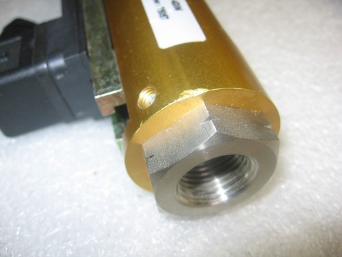 Kobold SV Stainless Float Type Flow Meter / N.O. Switch 0.5- 2.7 GPM 1/2" Ports - Picture 3 of 6