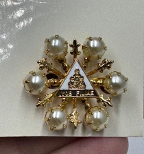 Vintage Gold Tone Job’s Daughters Brooch Pearls IYOB FILIAE Masonic Pin Jobs