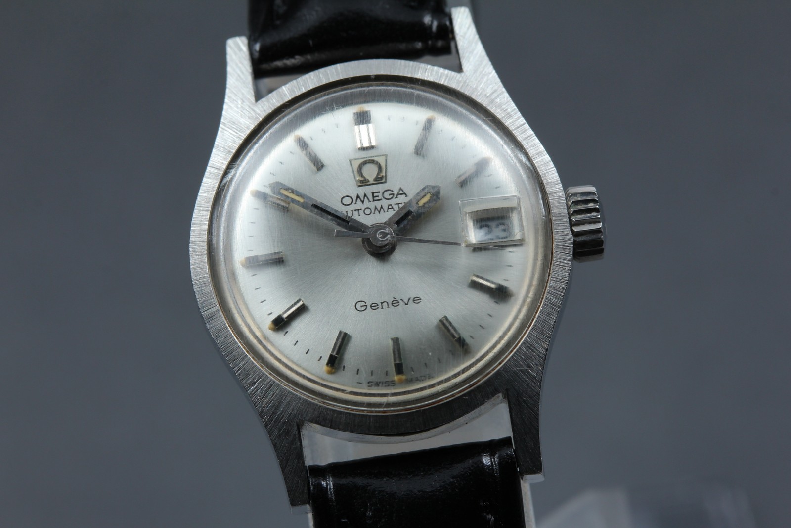 1969 Near MINT OMEGA Geneve 22mm 566.021 Automatic Silver Dial Women's Vintage image 2
