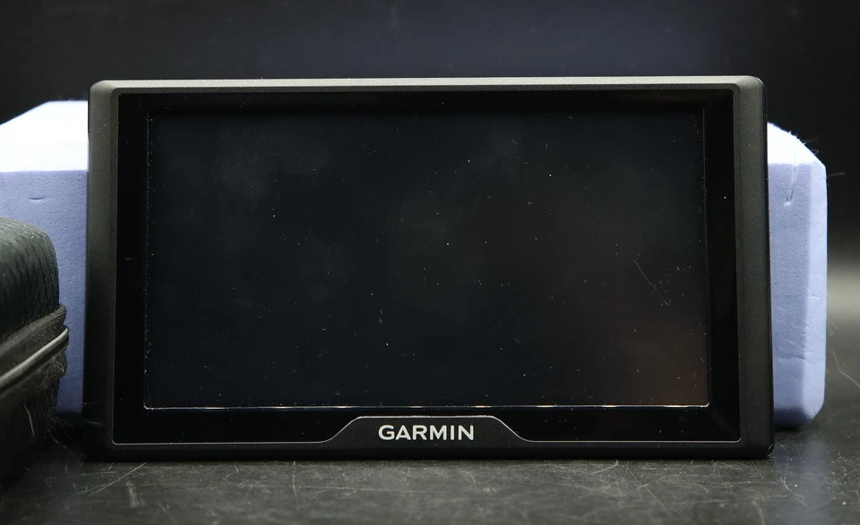 Garmin Drive 60LMT Touchscreen GPS, NOT WORKING FOR PARTS OR REPAIR - Image 3 of 4