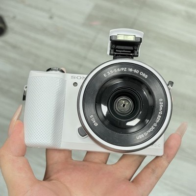 Sony Alpha a5000 Mirrorless Digital Camera w/16-50mm Lens White