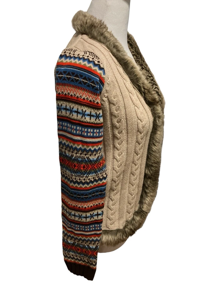 Cárdigan tejido con cable con ribete de piel sintética Hanna Andersson niñas talla 160 14-16 caprichoso Foto 2 de 4