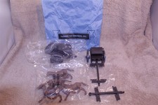 CLASSIC TOY SOLDIERS GREY LIMBER AND CAISSON W/4 BROWN HORSES 1/32