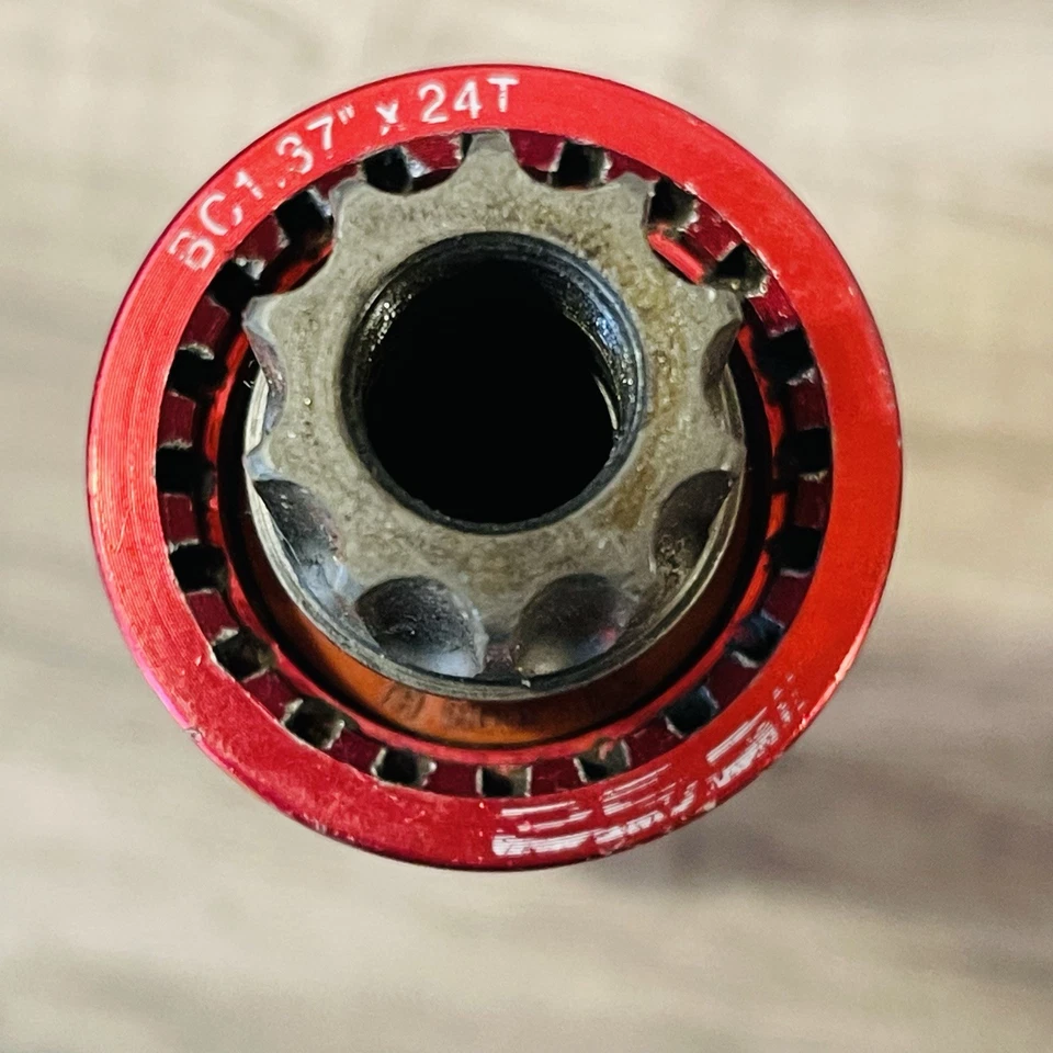 FSA Platinum DH ISIS Bottom Bracket 100mm Shell Spacing 149mm Spindle - Image 3 of 4