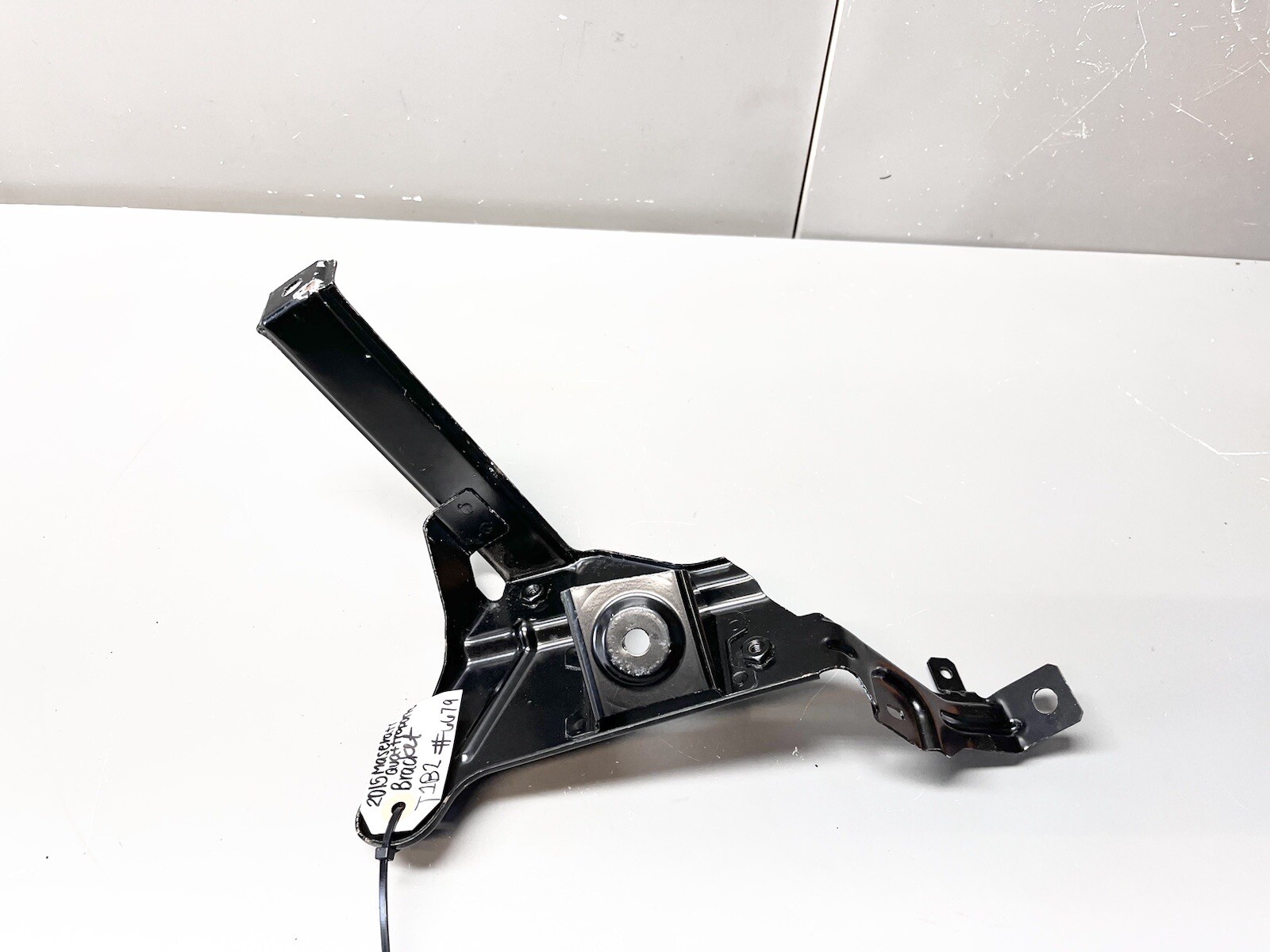 ⭐️2014-2020 MASERATI GHIBLI QUATTROPORTE FRONT RIGHT FENDER BRACKET MOUNT OEM