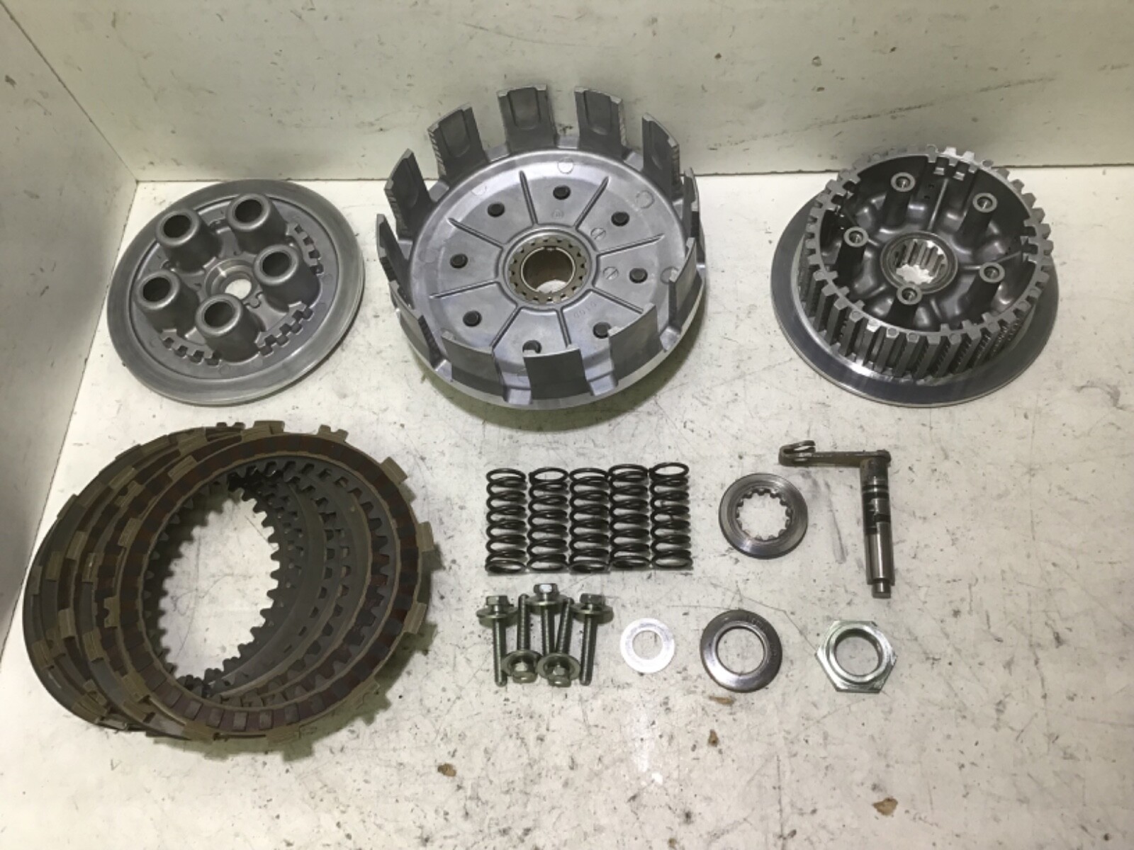 2007 07 KAWASAKI KX450F KX450 OEM CLUTCH BASKET HUB PRESSURE PLATE DISC