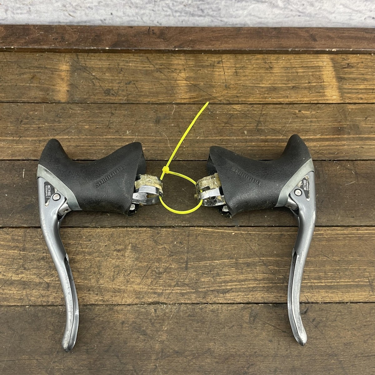 LEVIERS DE FREIN Shimano 600 arabesque Japan- Old brake levers (REF2) EUR 23,00 - FR
