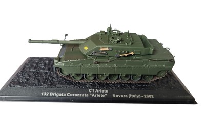 Scale Model Tank C1 Ariete 132 Brigata Corazzate Ariete Novara Italien 2002