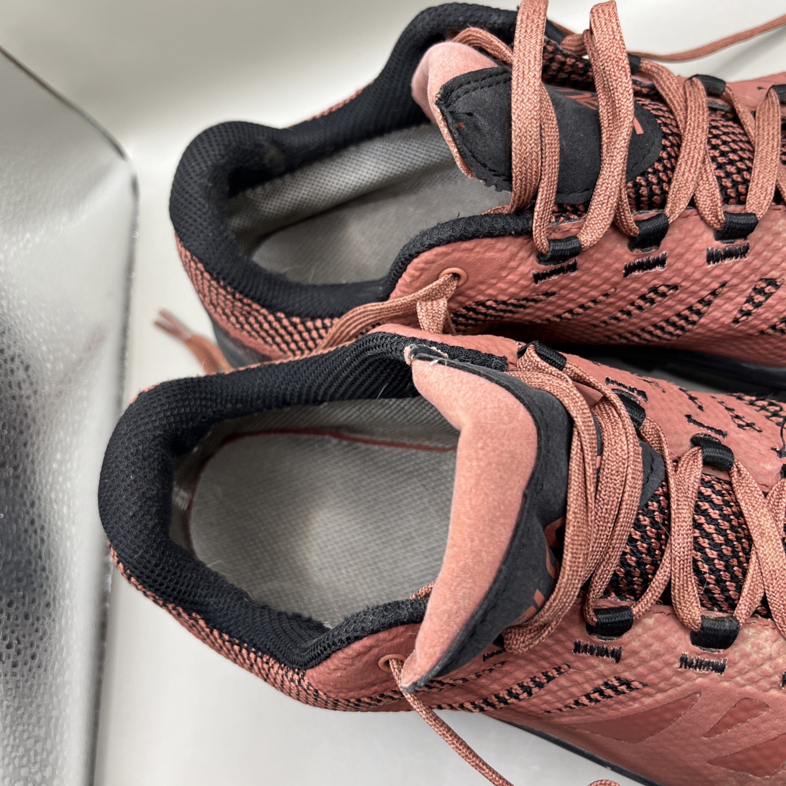 Scarpe Salomon da donna taglia 9 5 rosso mattone outdoor punta a cappuccio contagrip escursionismo trail