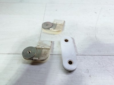 BMW 3er E36 Cabrio Coupe Halter Halterung Aufnahme rechts Seitenscheibe Fenster