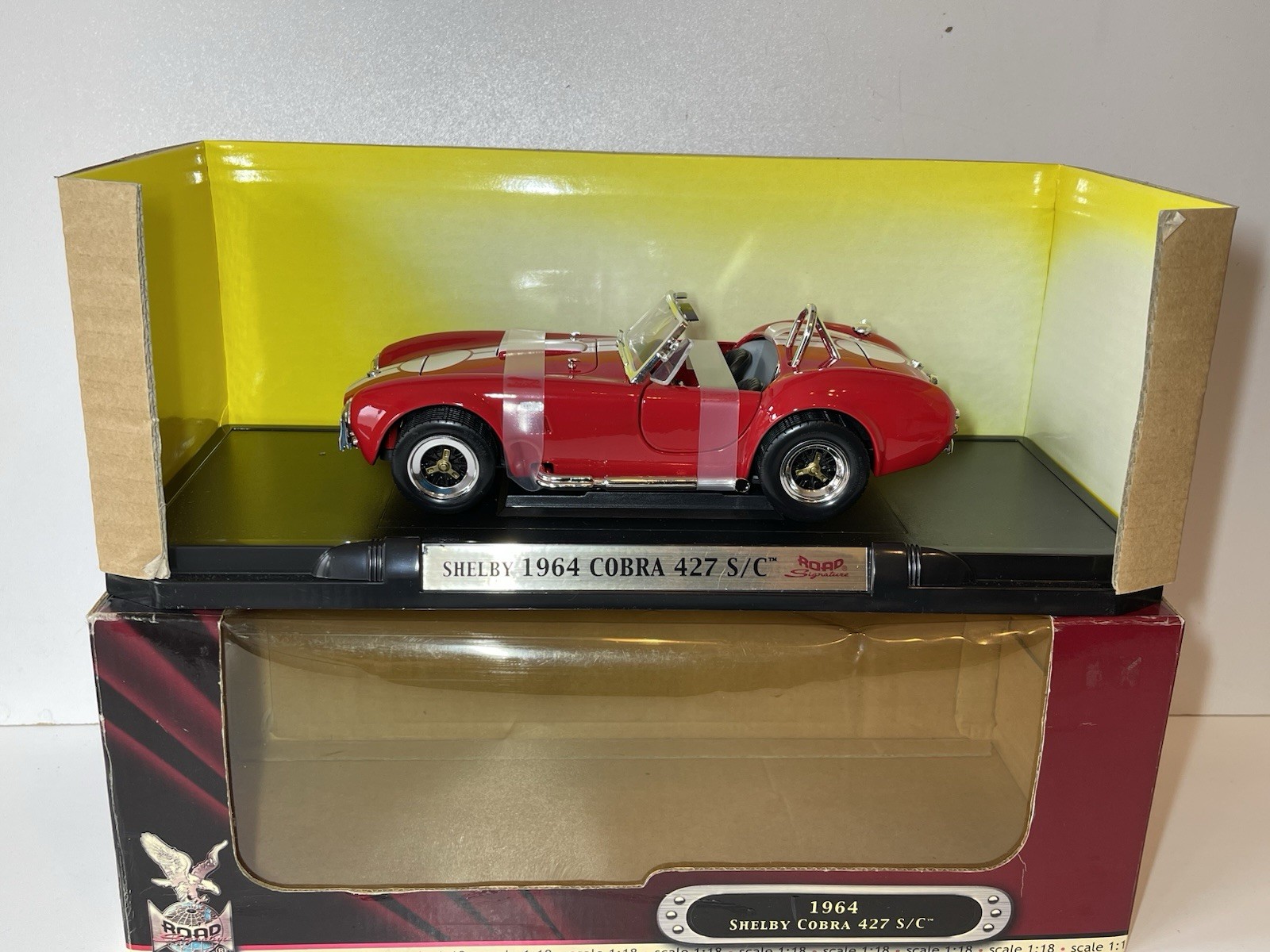 Road Legends 1/18 1964 Shelby Cobra 427S/C Mint - Red - White Stripes - Boxed