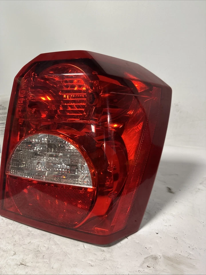 Fits 2008-2012 Dodge Caliber Passenger RH Tail Light N5 Foto 2 de 4