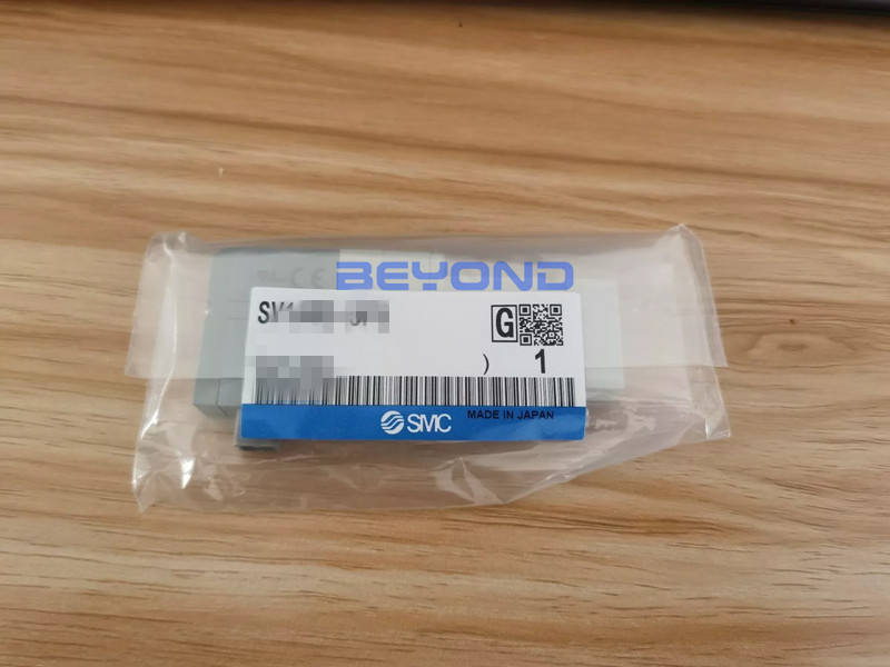 QTY:1 NEW FOR SMC solenoid valve SV1B00-5FUD