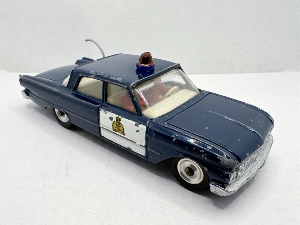 VINTAGE DINKY TOYS # 264 FORD FAIRLANE RCMP POLICE PATROL CAR MOUNTIES VGC 1962 - Image 4 of 4