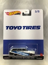 Hot Wheels Premium Toyo Tires '69 Nissan Skyline Van 3/5