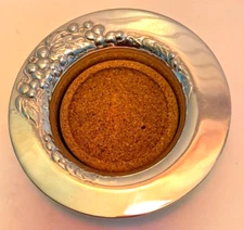 Wilton Armetale Grapevine Wine Bottle Holder Coaster Silver Aluminum Cork Bottom