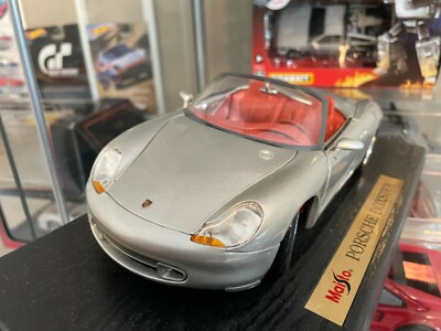 Châssis inférieur central miniature Porsche Boxster 1/18 Maisto #A24