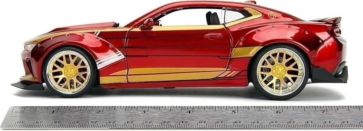 ミニカー 1:24 IRON MAN &amp; 2016 CHEVROLET CAMARO Jada Toys Marvel Series Collectible: Iron Man Inspired 1:24