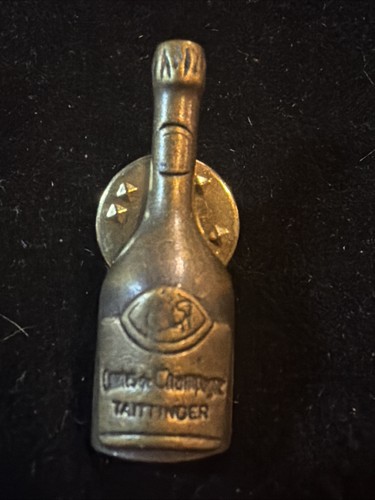 VTG Comtes de Champagne TAITTINGER Brass Champagne Bottle Shaped Lapel Pin A9-26