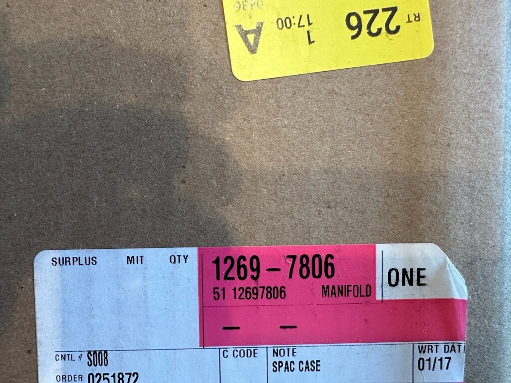 12697806 Genuine GM MANIFOLD VLOM KIT new Never Opened! Vally COVER GM ...