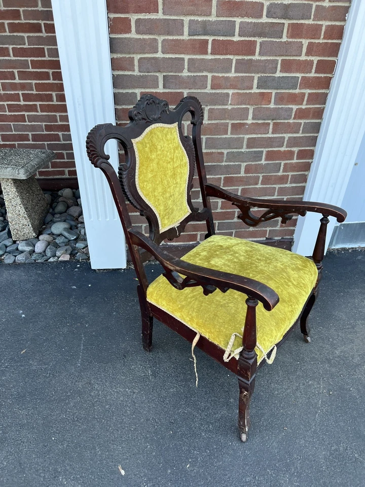 Кресло королевы Анны зеленое резное деревянное кресло с мягкой обивкой нуждается в работе местный выбор - Изображение 2 из 4