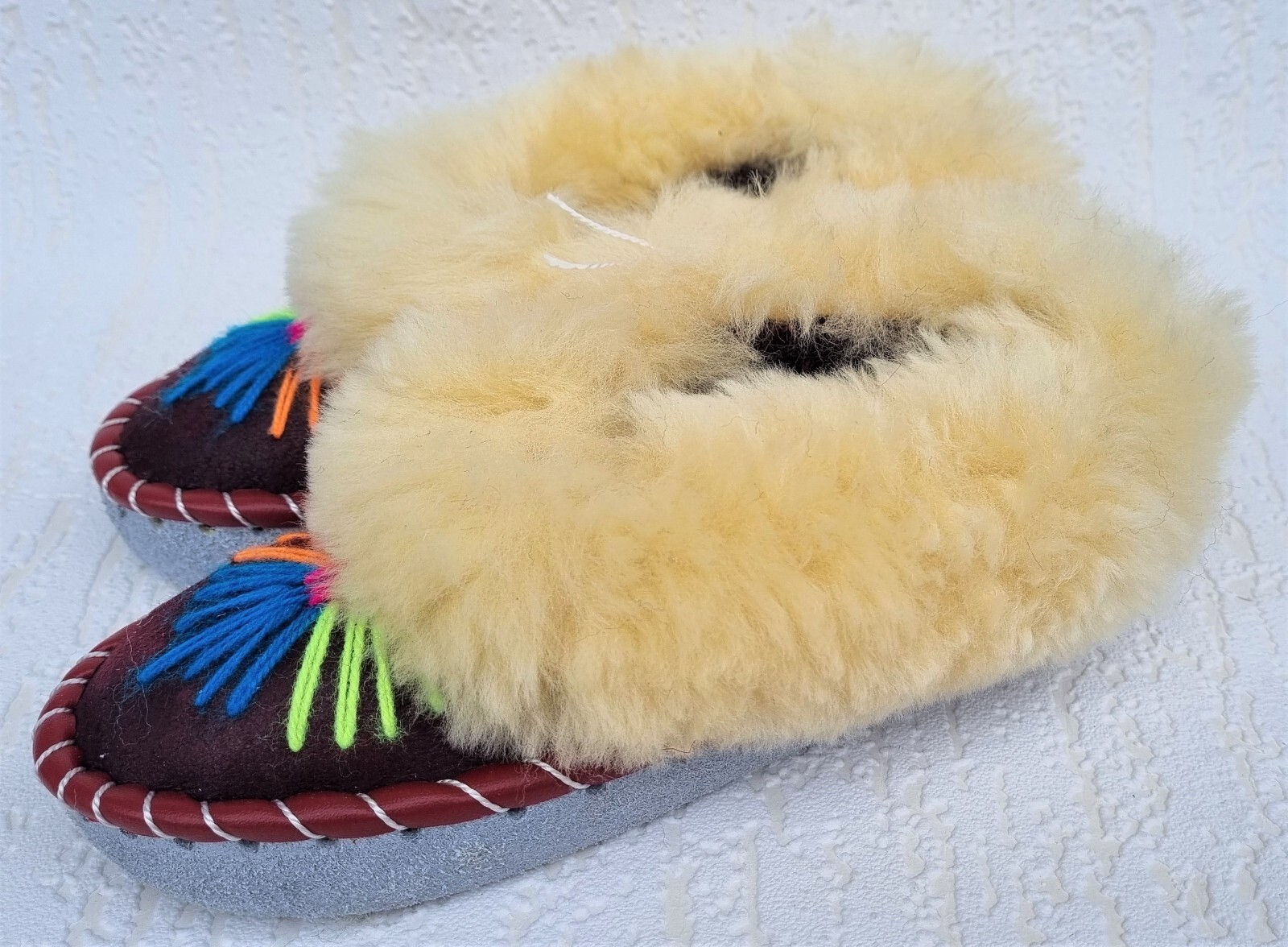 APL LAMMFELL Warme HAUSSCHUHE Gr.31 NEU Schaffell leder Handarbeit (20.05.08.2022.5)