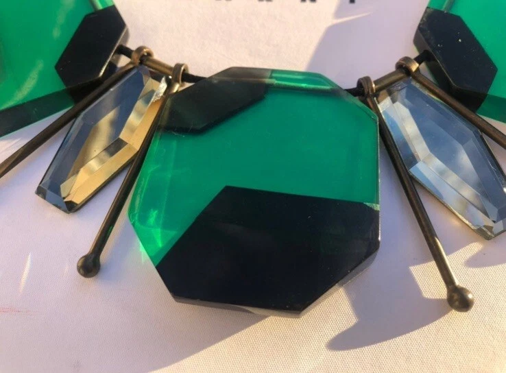 Gorgeous Vintage Marni Green Reslin necklace with silk ribbons - Image 4 of 4