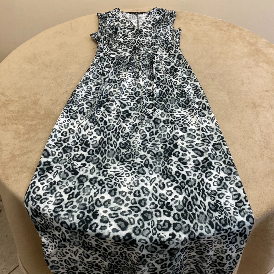 Платье макси Tiana B женское серое с анималистическим принтом с избытком шеи без рукавов размер XS - Изображение 3 из 4