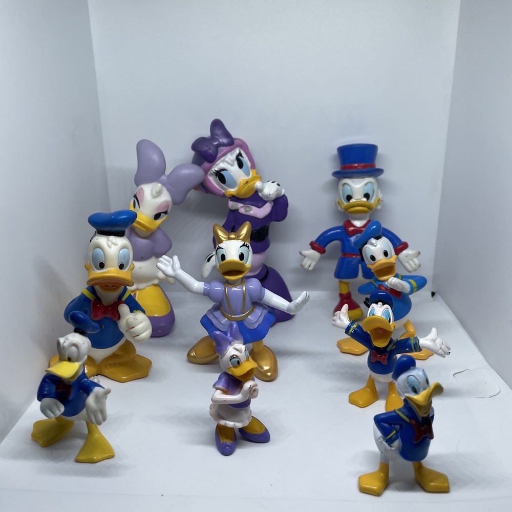 Disney “Donald Duck” “Daisy Duck” Mixed Figure Lot (G)