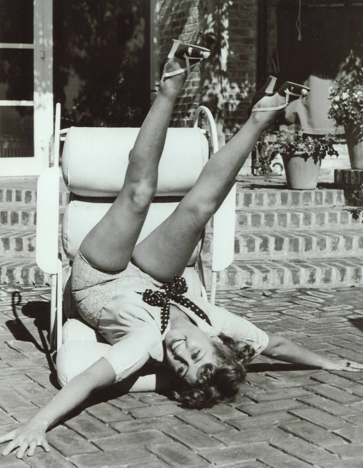 Joan Blondell Smiling Lying on The Floor 8x10 Picture Celebrity Print