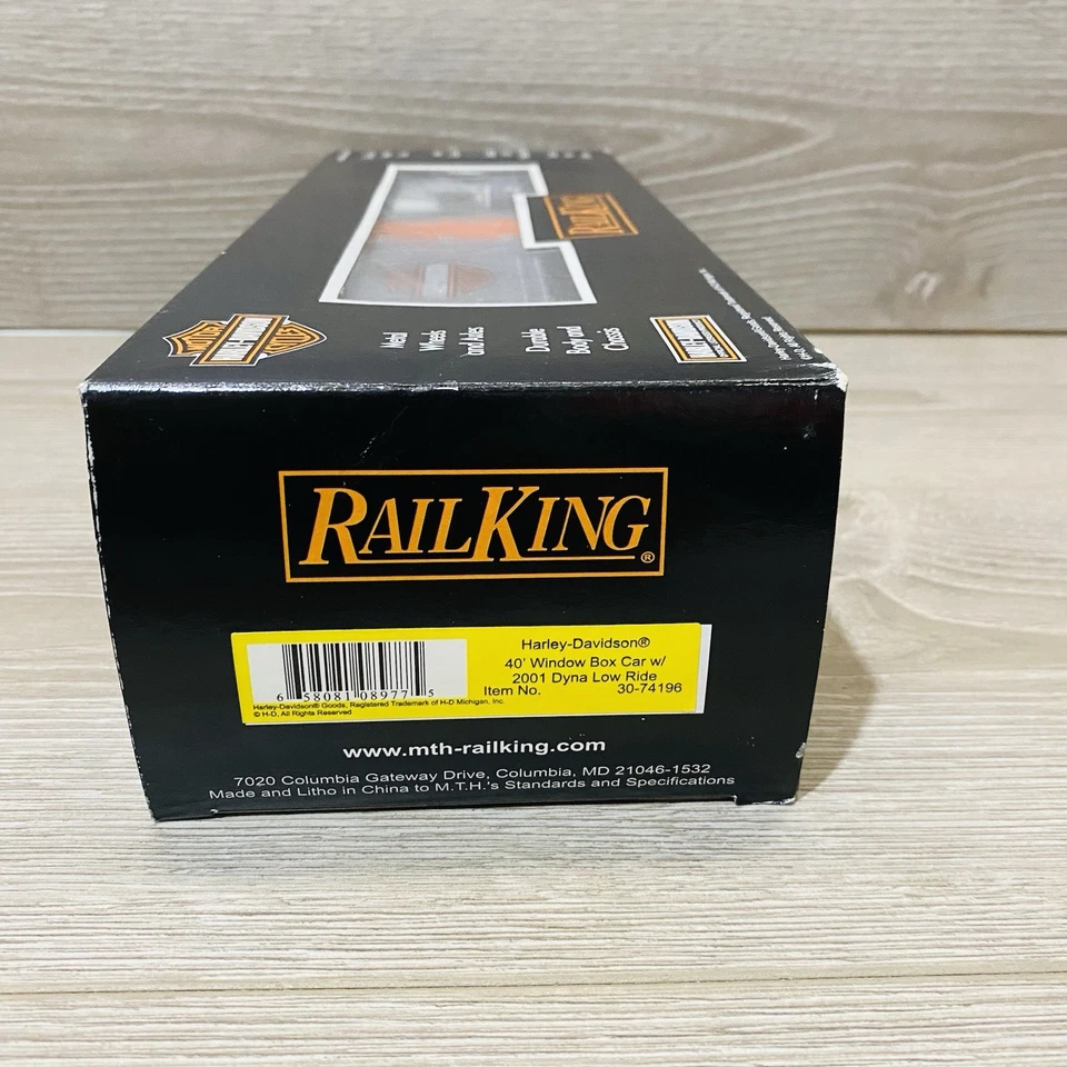 MTH Rail King Harley 40' Window Boxcar w/ '01 Dyna Low Ride ITEM #30-74196 - Image 4 of 4