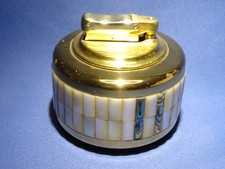 IBELO Tischfeuerzeug in Gold mit wunderschönem Perlmutt Mantel - gasdicht -