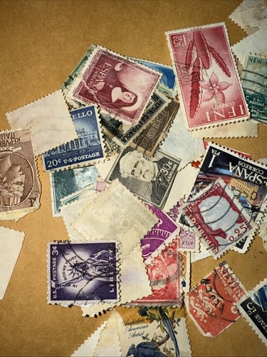 Vintage Stamp Album Stamps Of The World 1960’s Collection 100’s Of Loose Stamps! - Picture 18 of 24
