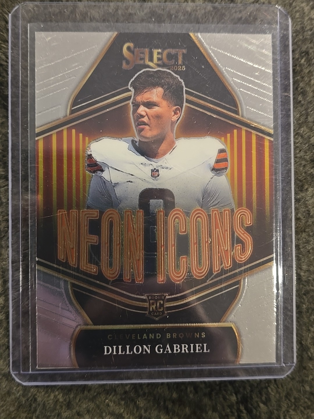 2025 Panini Select Dillon Gabriel #6 - Neon Icons Cleveland Browns