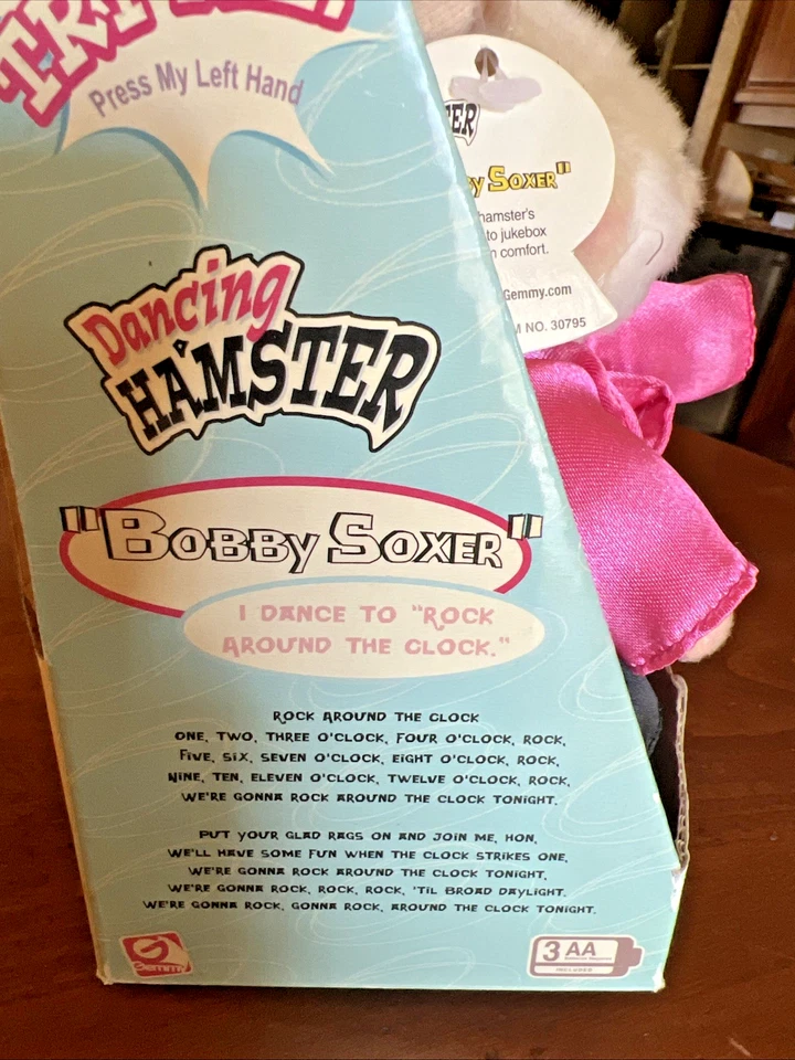 Hámster cantor bailando - Bobby Soxer - "Rock alrededor del reloj" - ¡Ver video! Foto 4 de 4