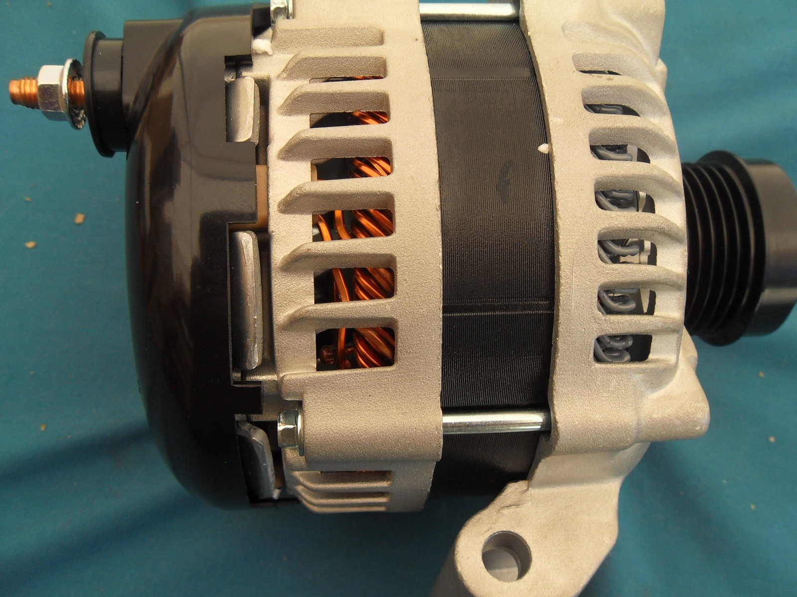 For Maserati Quattroporte / Ghibli 3.0L 14-19 Alternator 200A / 12V 104210-6990