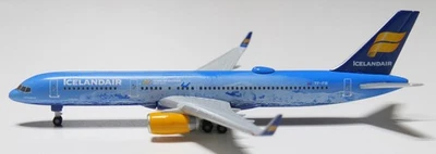 herpa wings 1:500 531108, Icelandair Boeing B757-200WL TF-FIR "80 Years" Limited - Bild 1 von 4