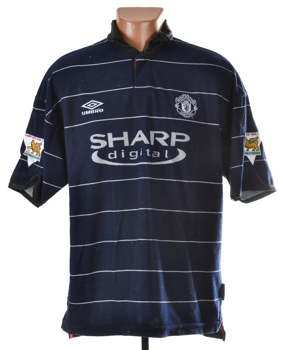 ウェア Manchester United 1999/2000 Away Uniform s-l1200.jpg