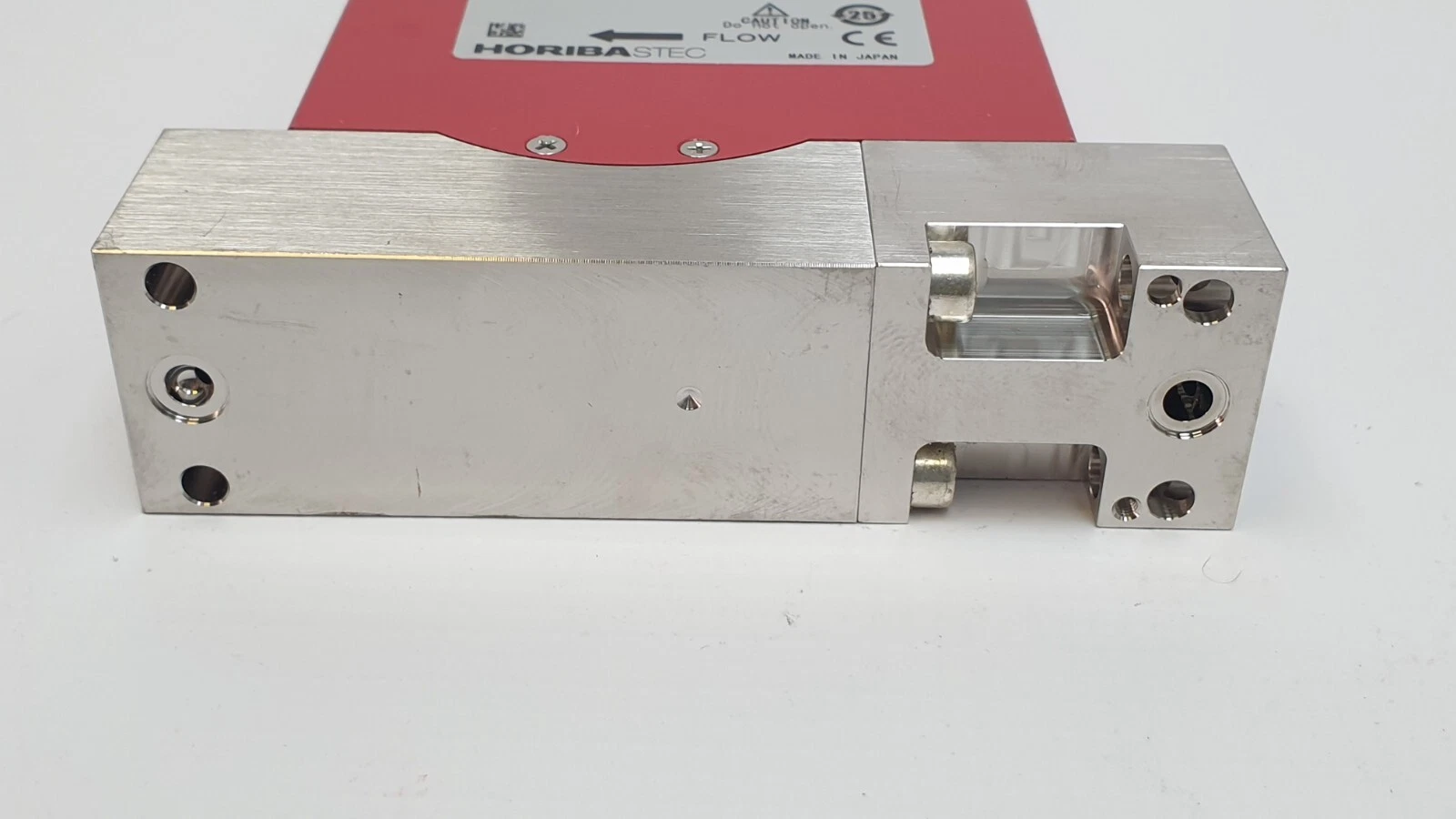 Stainless surface-mount base of the HORIBA SEC-Z719MGX