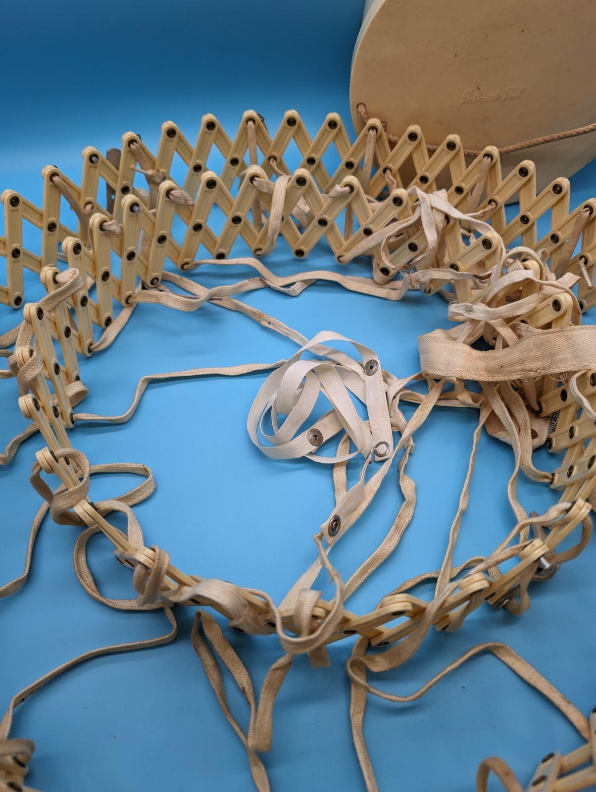 1950s Collapsible Hoop Skirt Crinoline Frame Belle O… - Gem