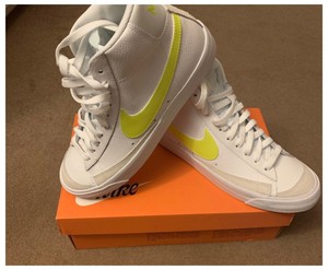 nike blazer neon